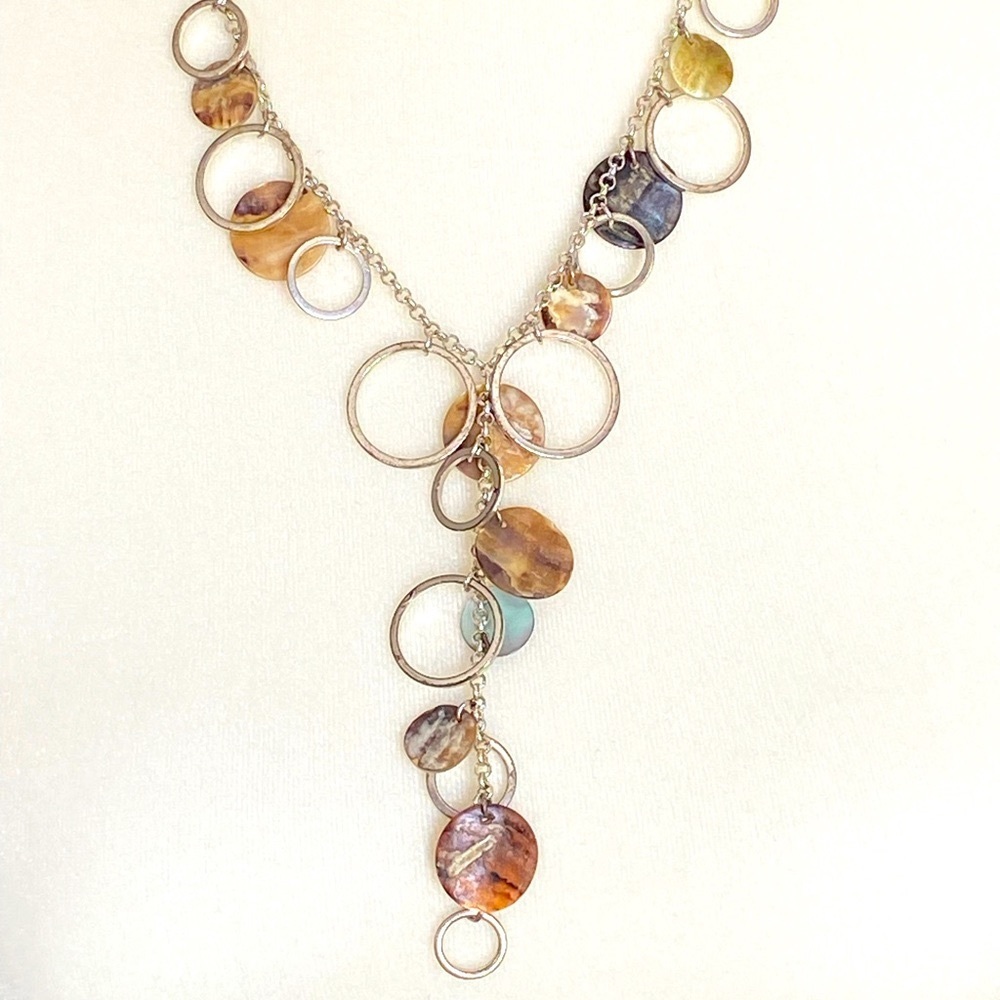 Avon SO Shell Like Disk & Silver Rings Necklace